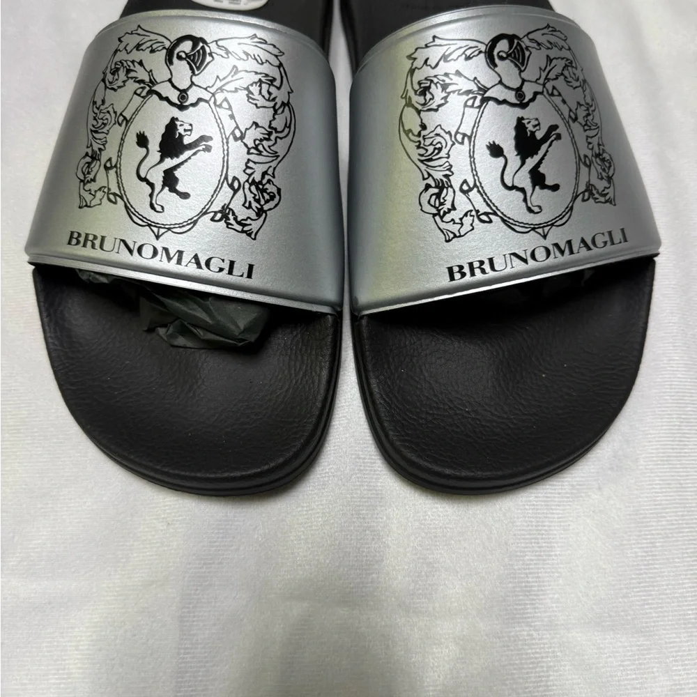 Bruno Magli Men's Silver and Black Crest Slides - Picture 3 of 7